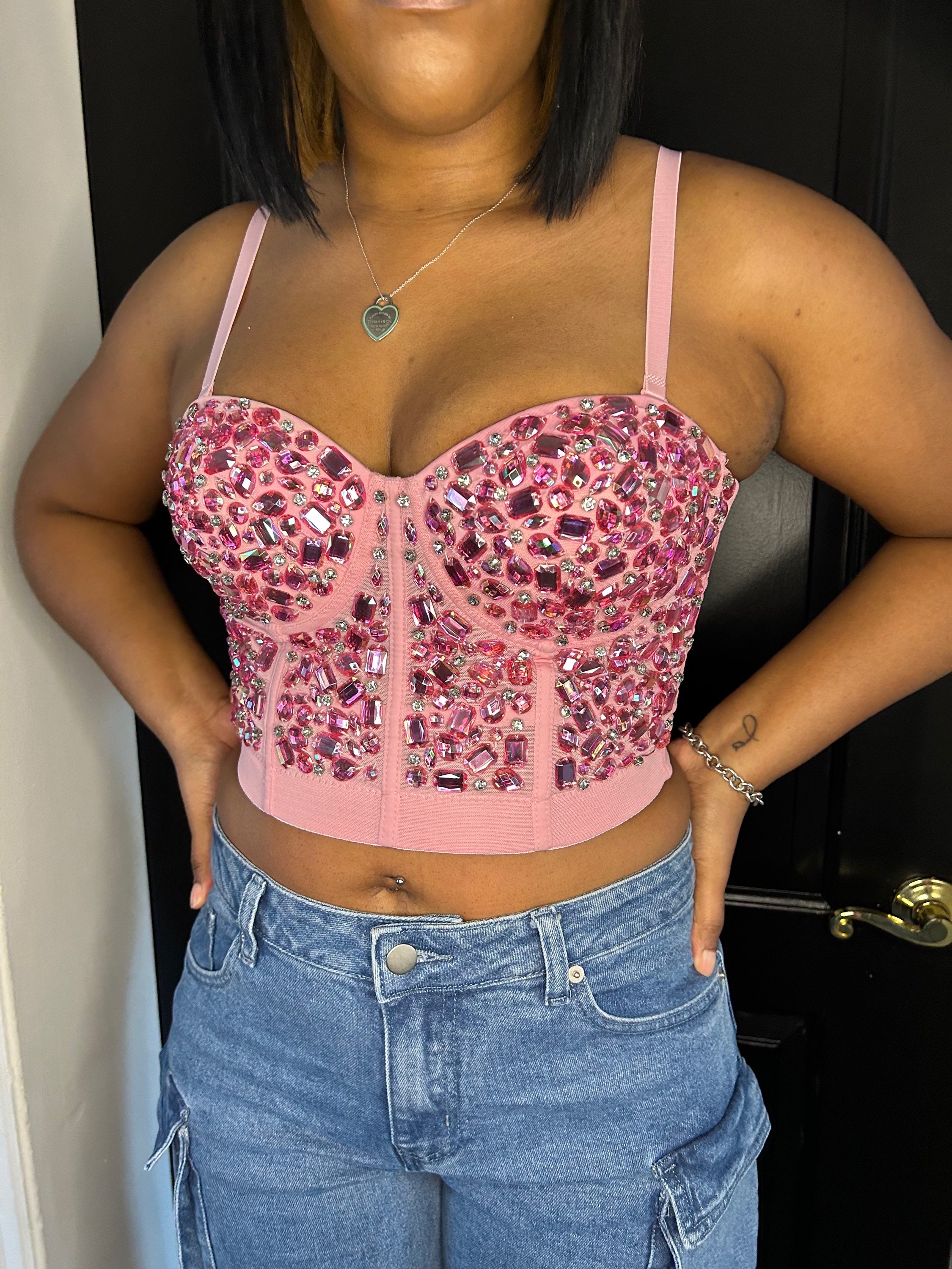 Her love bustier  image 0