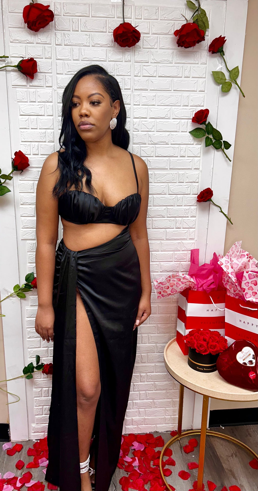 Showing em off dress image 2